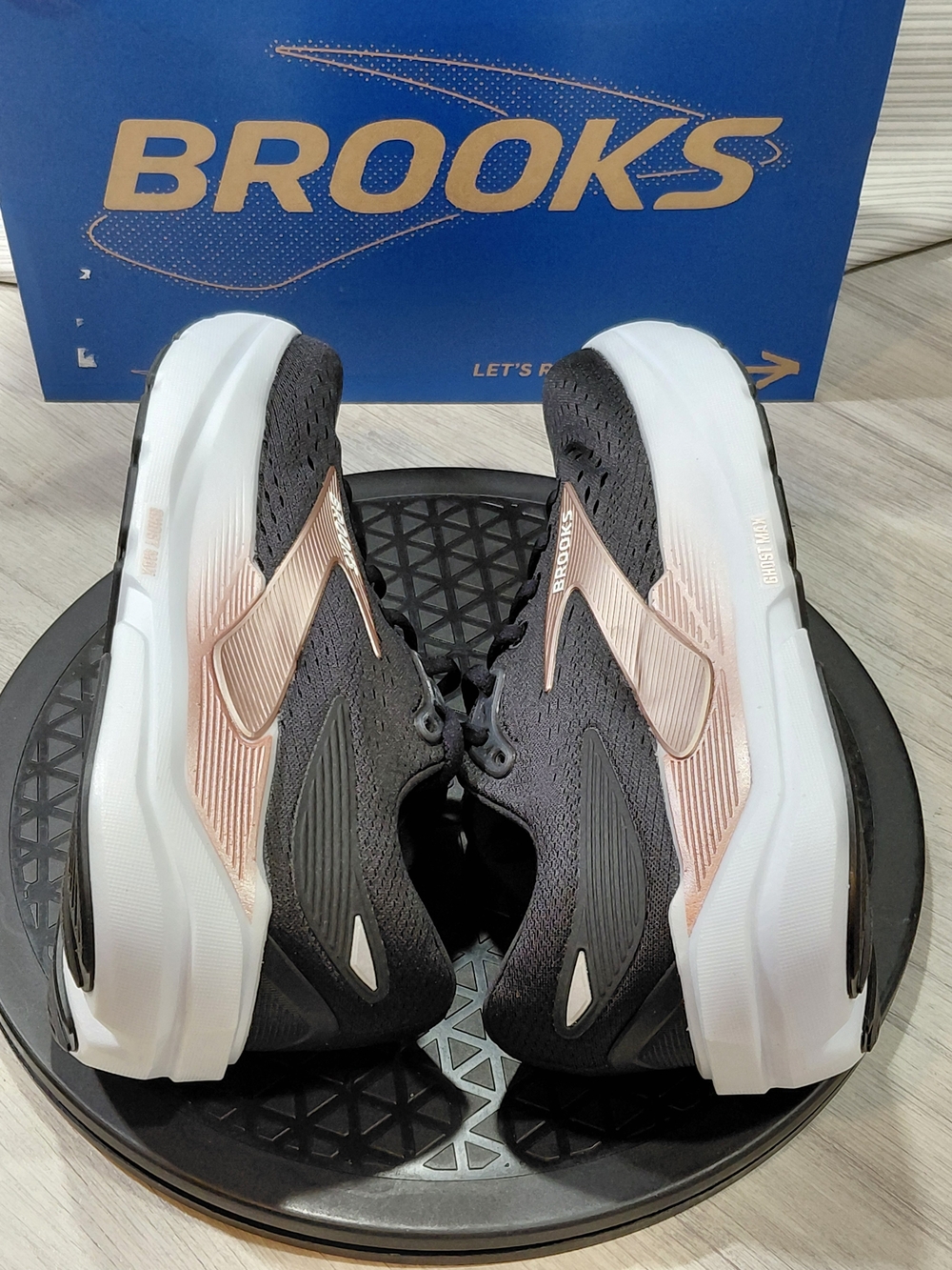 NEW Brooks Womens Ghost Max 3 Running Shoes - Black with Rose Gold SIZE 8B - Picture 7 of 14